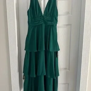 Green Sleeveless Prom Dress Lulus Dresses Lulus Emerald Green Sleeveless  Tiered Midi Dress Never Worn Poshmark